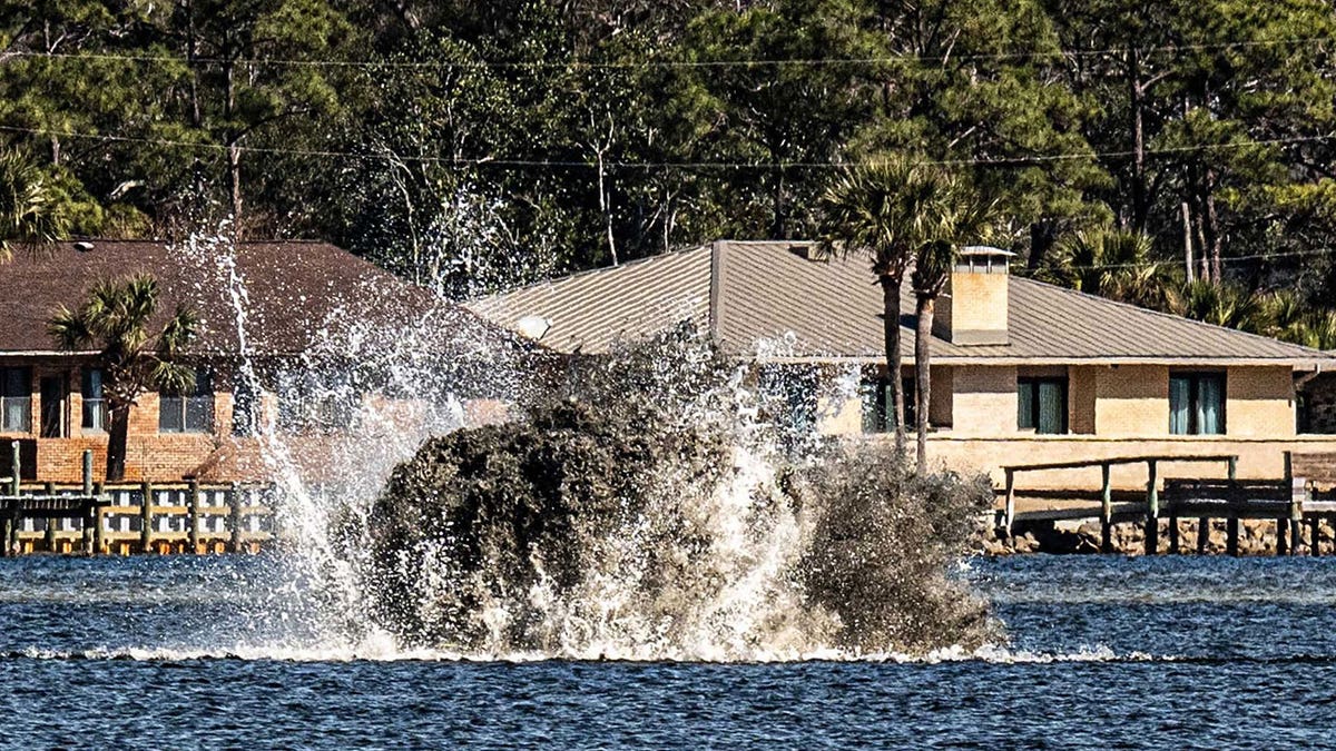 Detonations in FL water
